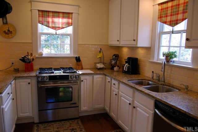 GRANITE CONTERS AND JENN-AIR DUAL FUEL CONVECTION OVEN AND RANGE Other