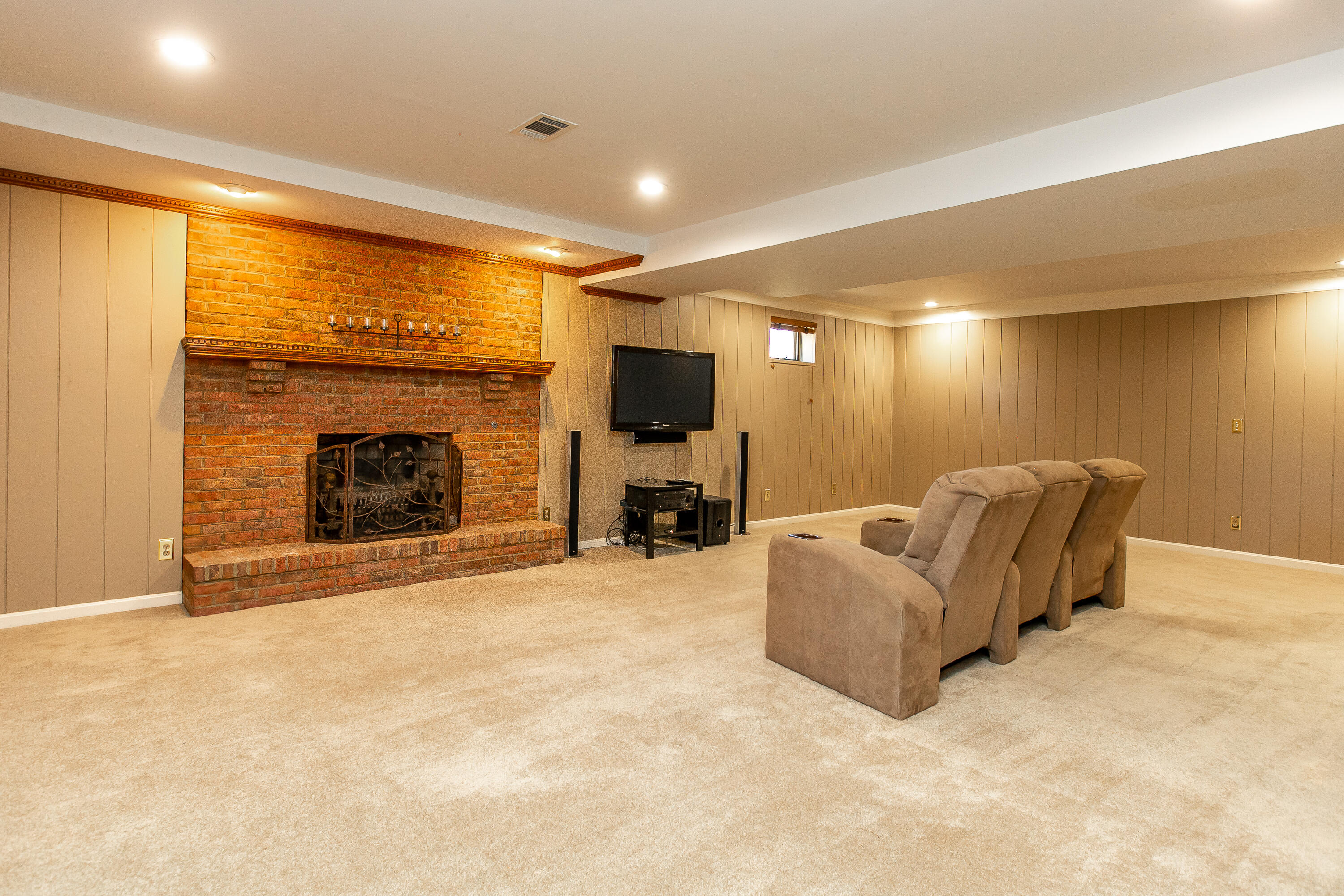 3451 Snaffle Road Lexington, KY 40513 - Photo 34 of 46 basement fireplace