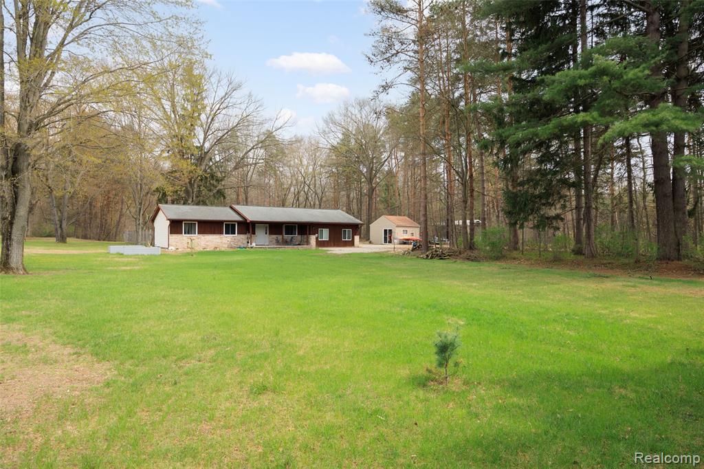 8639 Stone Road Algonac, MI 48001 - Photo 2 of 31