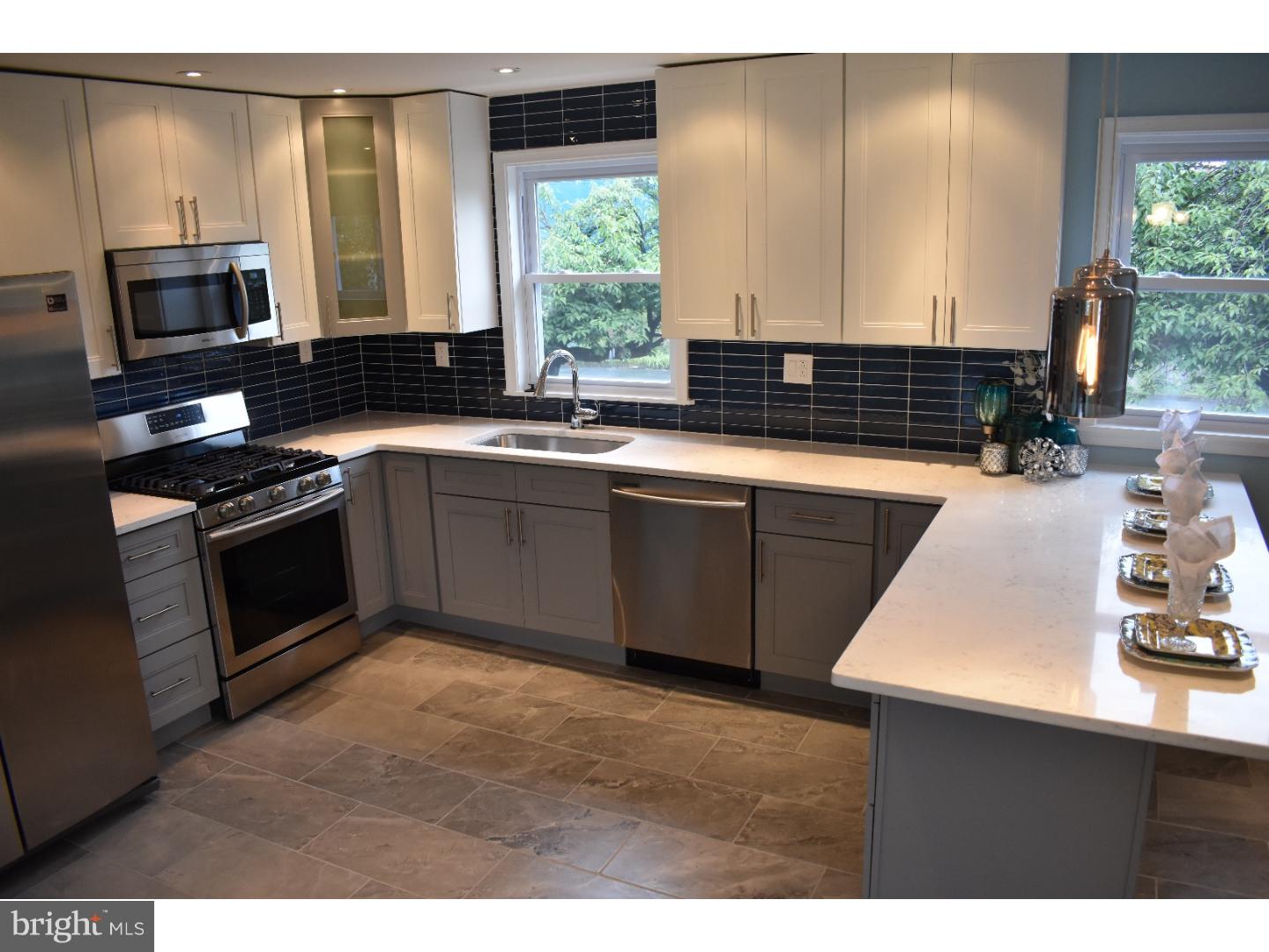 821 Selmer Road Philadelphia, PA 19116 - Photo 2 of 23 Gallery Image 2