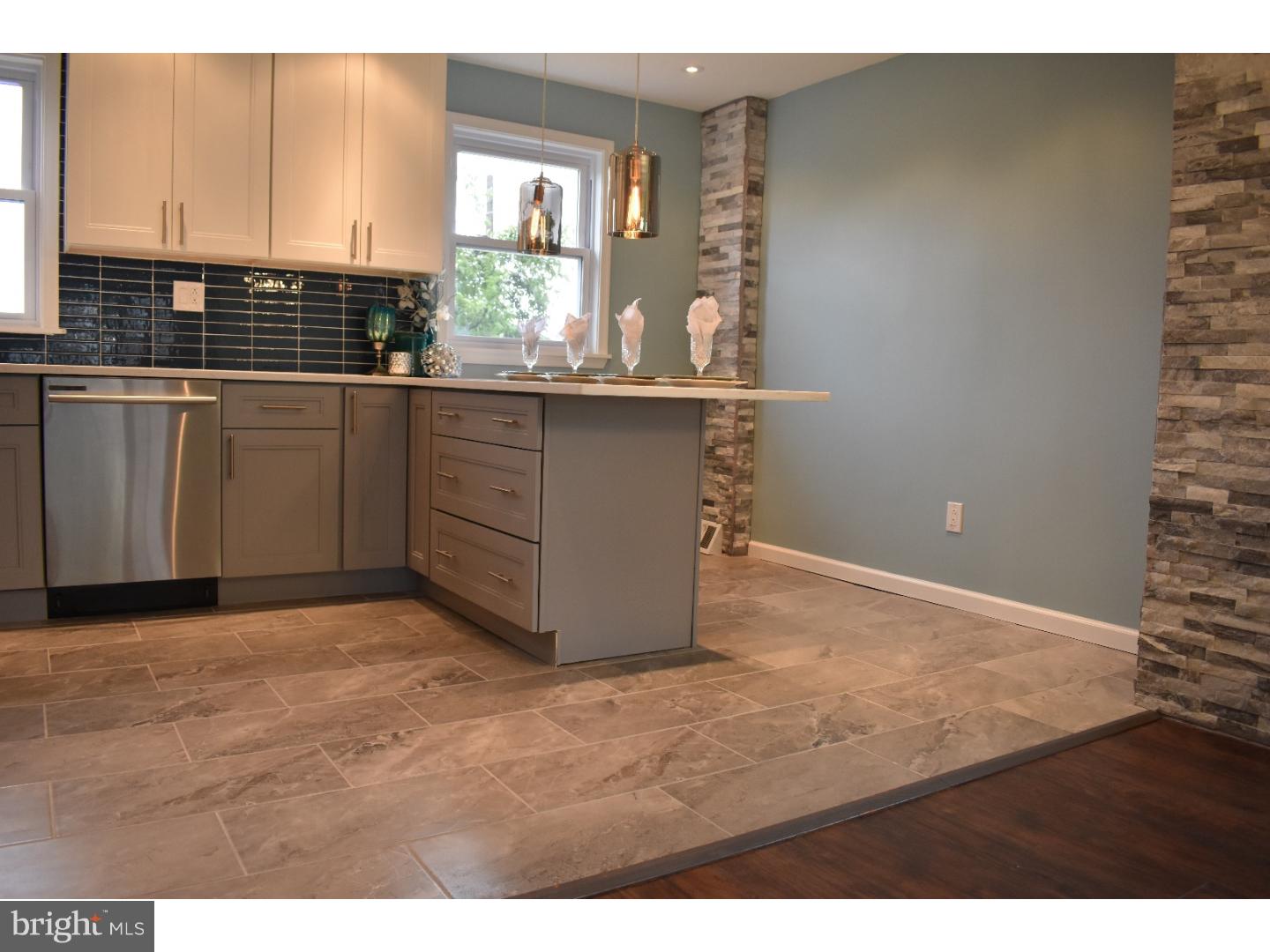 821 Selmer Road Philadelphia, PA 19116 - Photo 3 of 23 Gallery Image 3