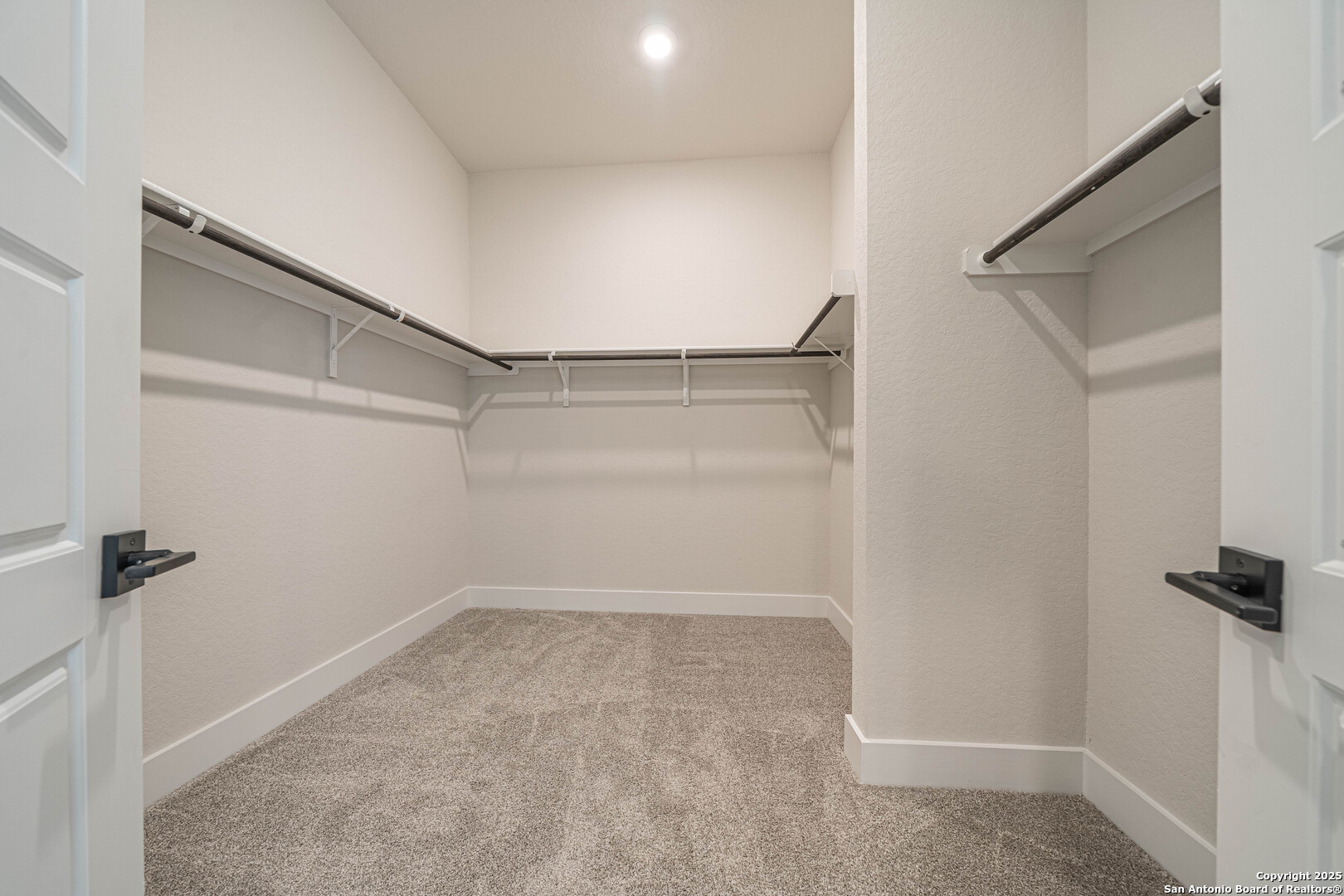 254 Firewheel Loop Floresville, TX 78114 - Photo 13 of 31