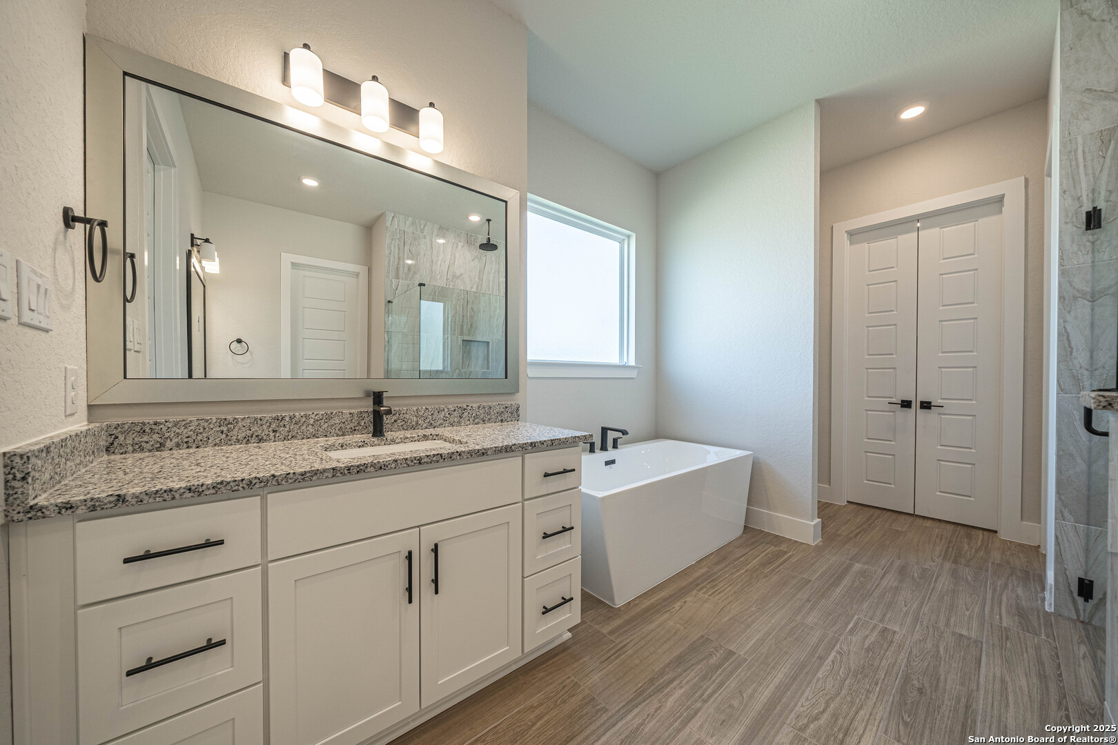 254 Firewheel Loop Floresville, TX 78114 - Photo 15 of 31