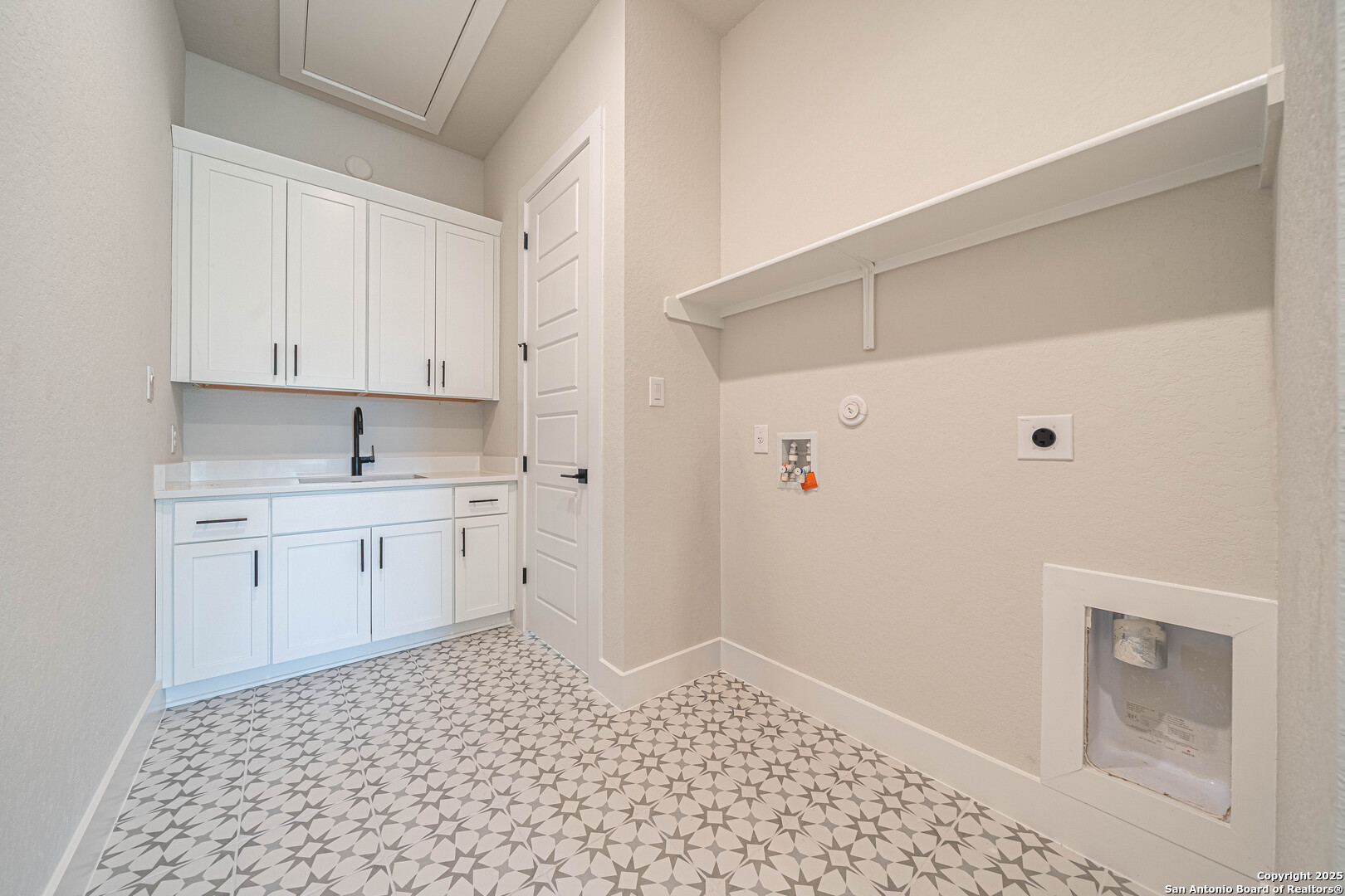 254 Firewheel Loop Floresville, TX 78114 - Photo 27 of 31