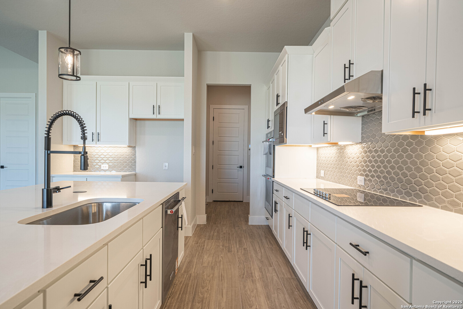 254 Firewheel Loop Floresville, TX 78114 - Photo 8 of 31