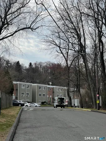 $315,000 | 5 Woodside Avenue, Unit F65, Danbury, CT 06810