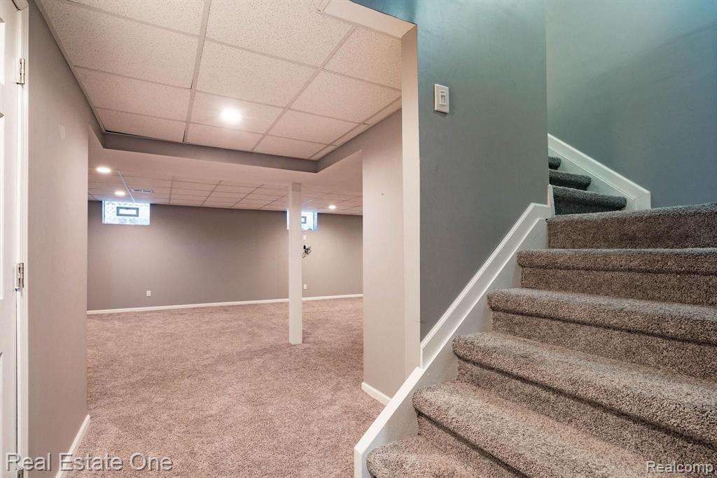 4254 Beach Road Troy, MI 48098 - Photo 34 of 54 Gallery Image 34