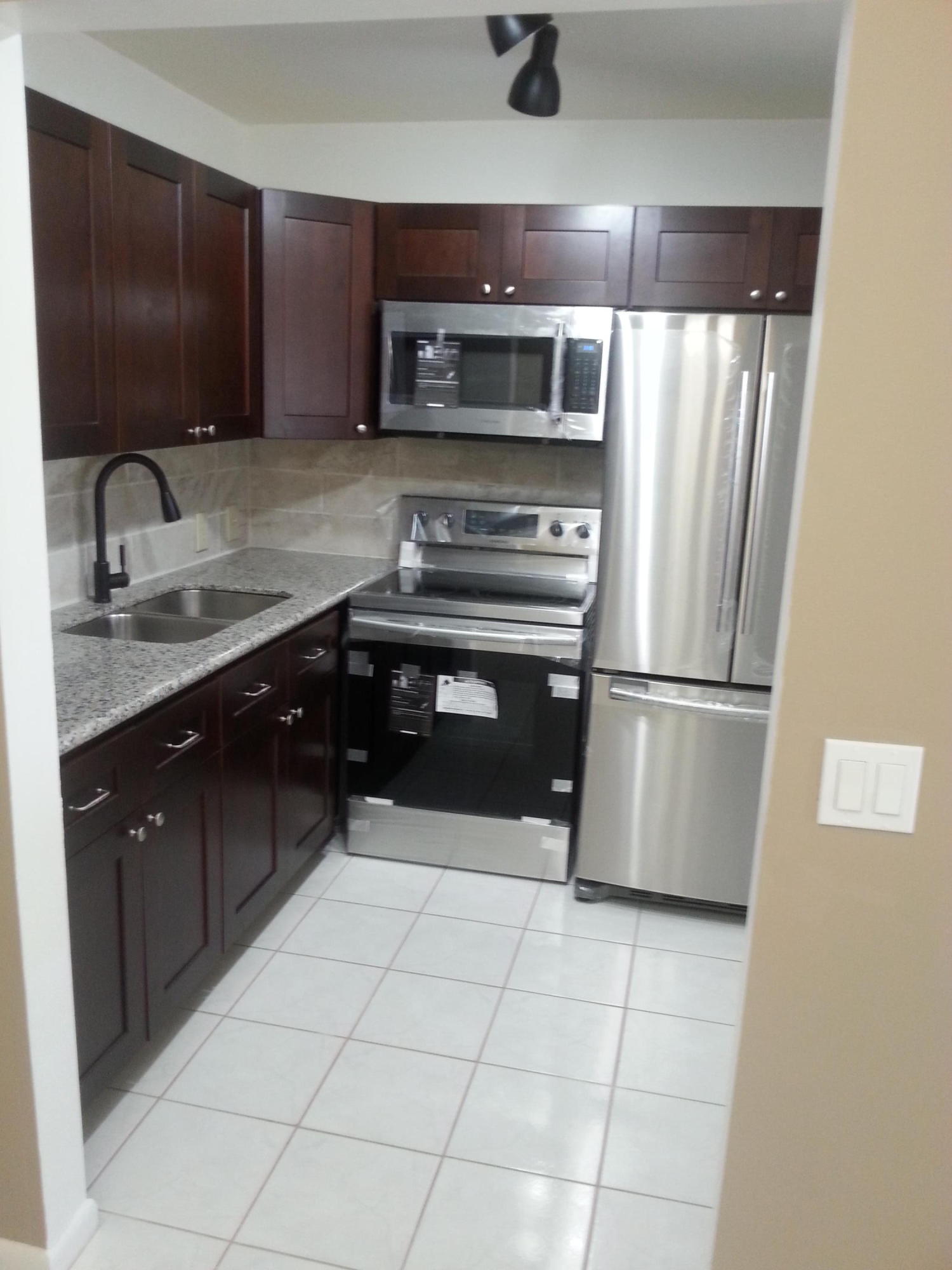 50 Preston F Boca Raton, FL 33434 - Photo 3 of 37 Kitchen