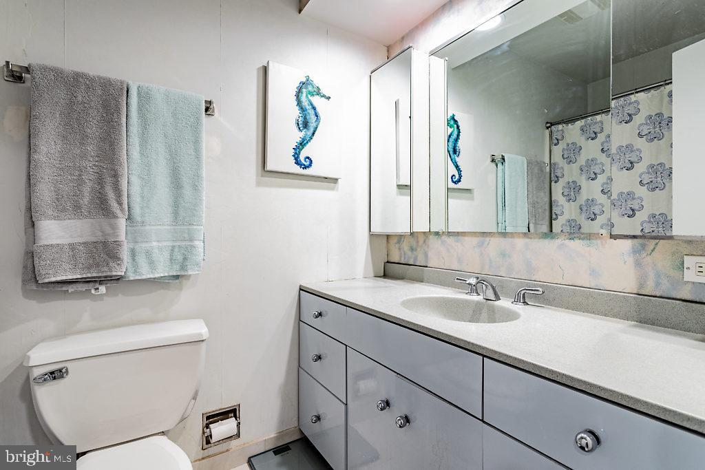 69 Hartford Road Sewell, NJ 08080 - Photo 20 of 26 Master Bathroom