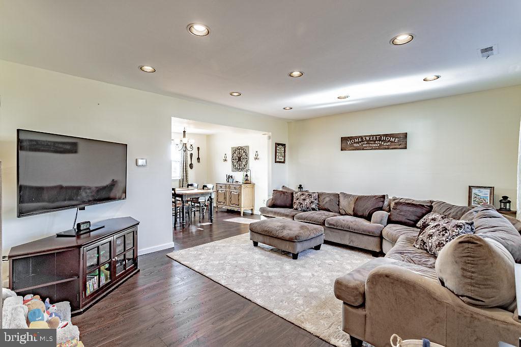 69 Hartford Road Sewell, NJ 08080 - Photo 3 of 26 Family Room