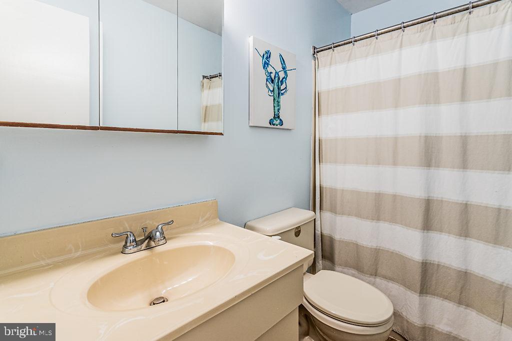 69 Hartford Road Sewell, NJ 08080 - Photo 22 of 26 Hallbath