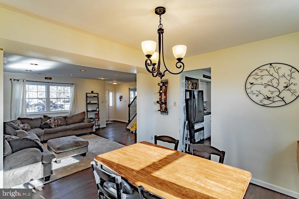 69 Hartford Road Sewell, NJ 08080 - Photo 6 of 26 Dining Room/View of Family Room