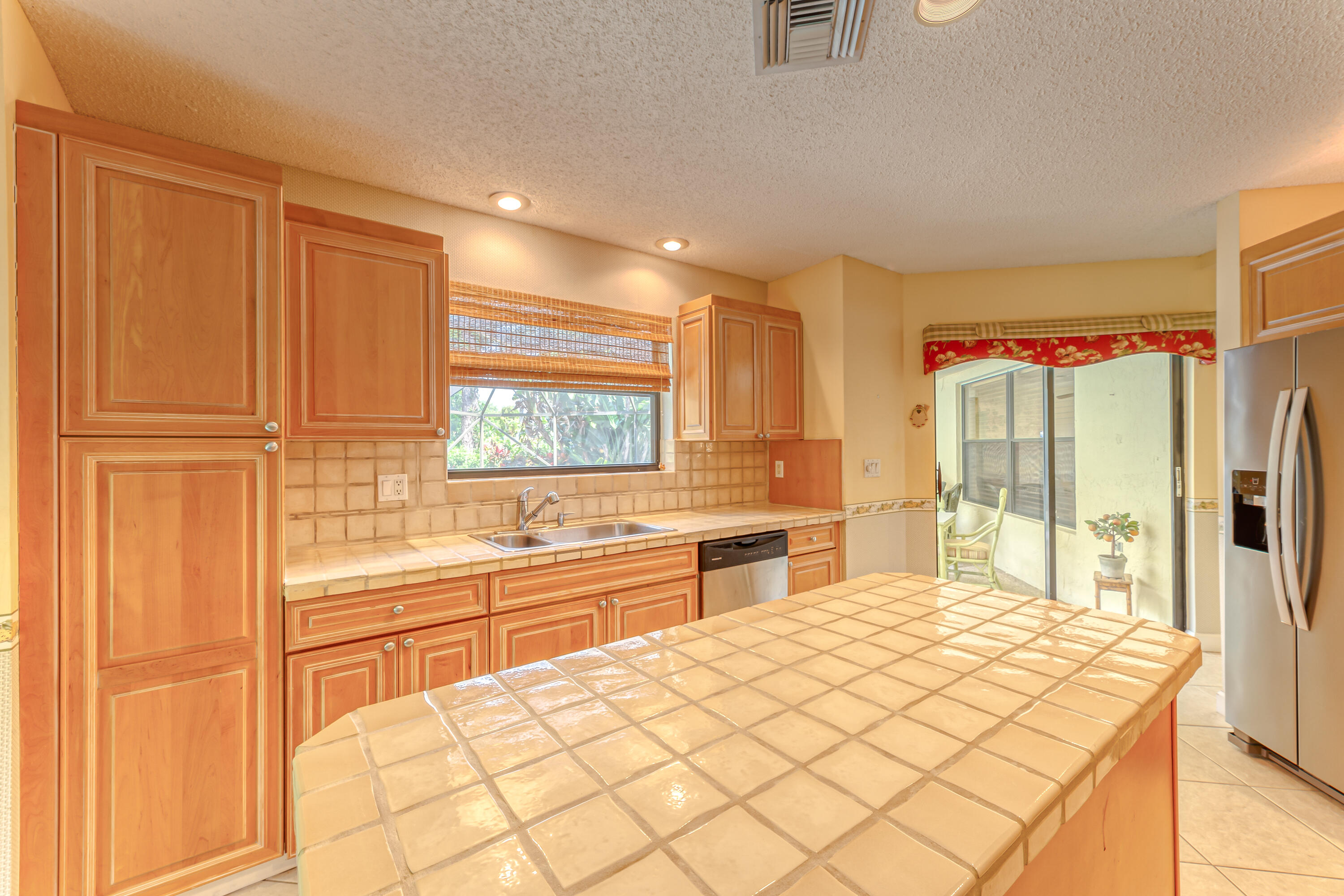 22323 Martella Avenue Boca Raton, FL 33433 - Photo 3 of 39 KITCHEN