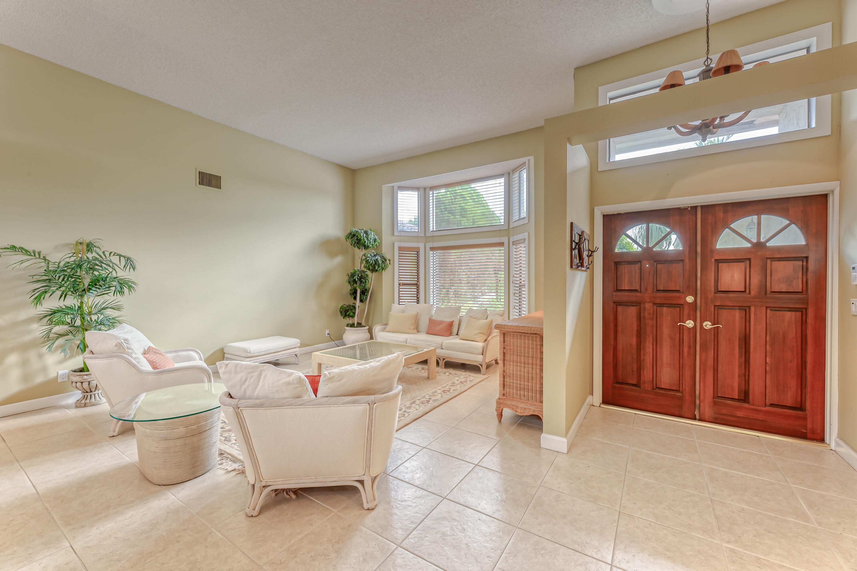 22323 Martella Avenue Boca Raton, FL 33433 - Photo 6 of 39 LIVING ROOM