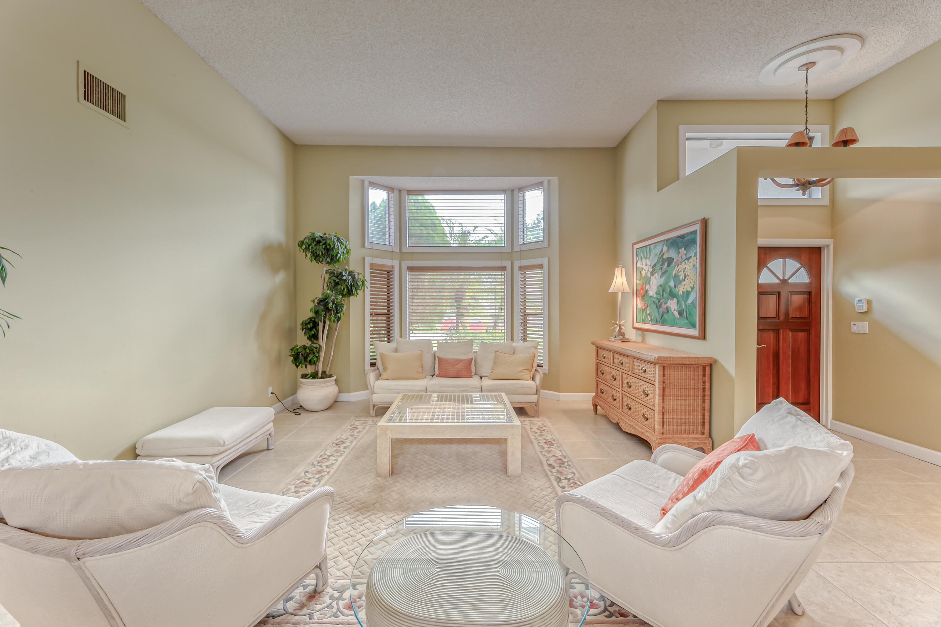 22323 Martella Avenue Boca Raton, FL 33433 - Photo 7 of 39 LIVING ROOM