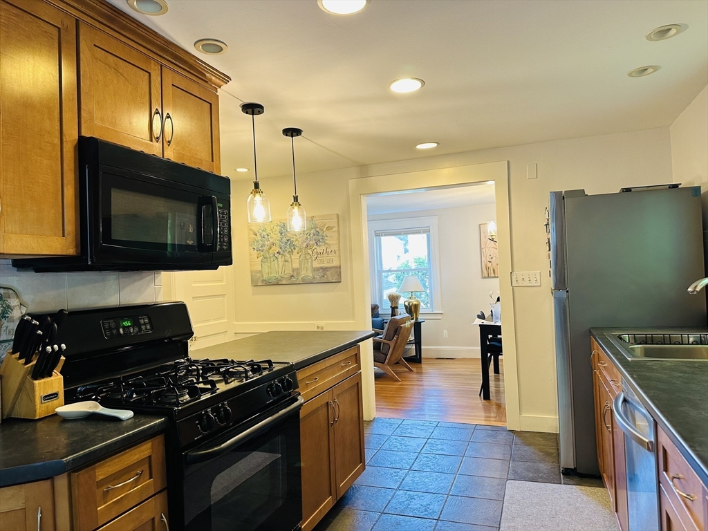 20 Rockview Road, Unit 4 Quincy, MA 02169 - Photo 12 of 25