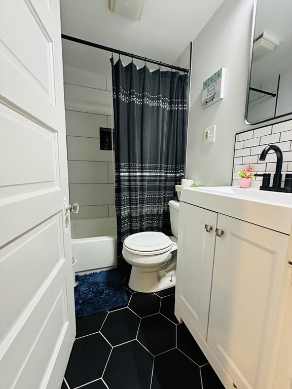 20 Rockview Road, Unit 4 Quincy, MA 02169 - Photo 14 of 25