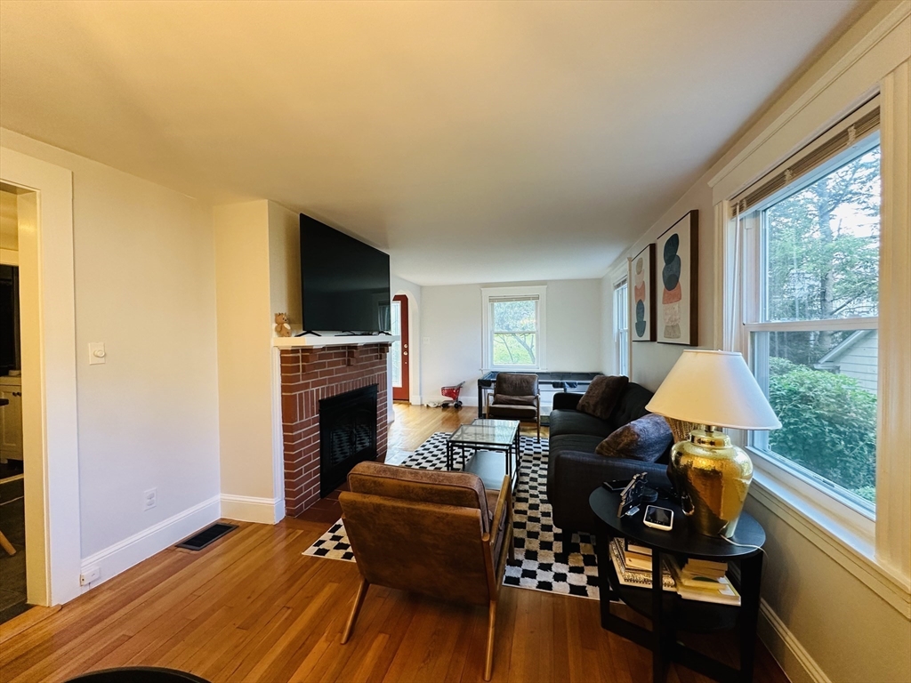 20 Rockview Road, Unit 4 Quincy, MA 02169 - Photo 5 of 25