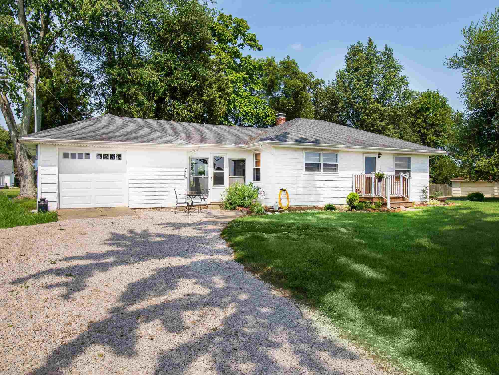 10499 N Road Elberfeld, IN 47613 - Photo 2 of 31 Gallery Image 2