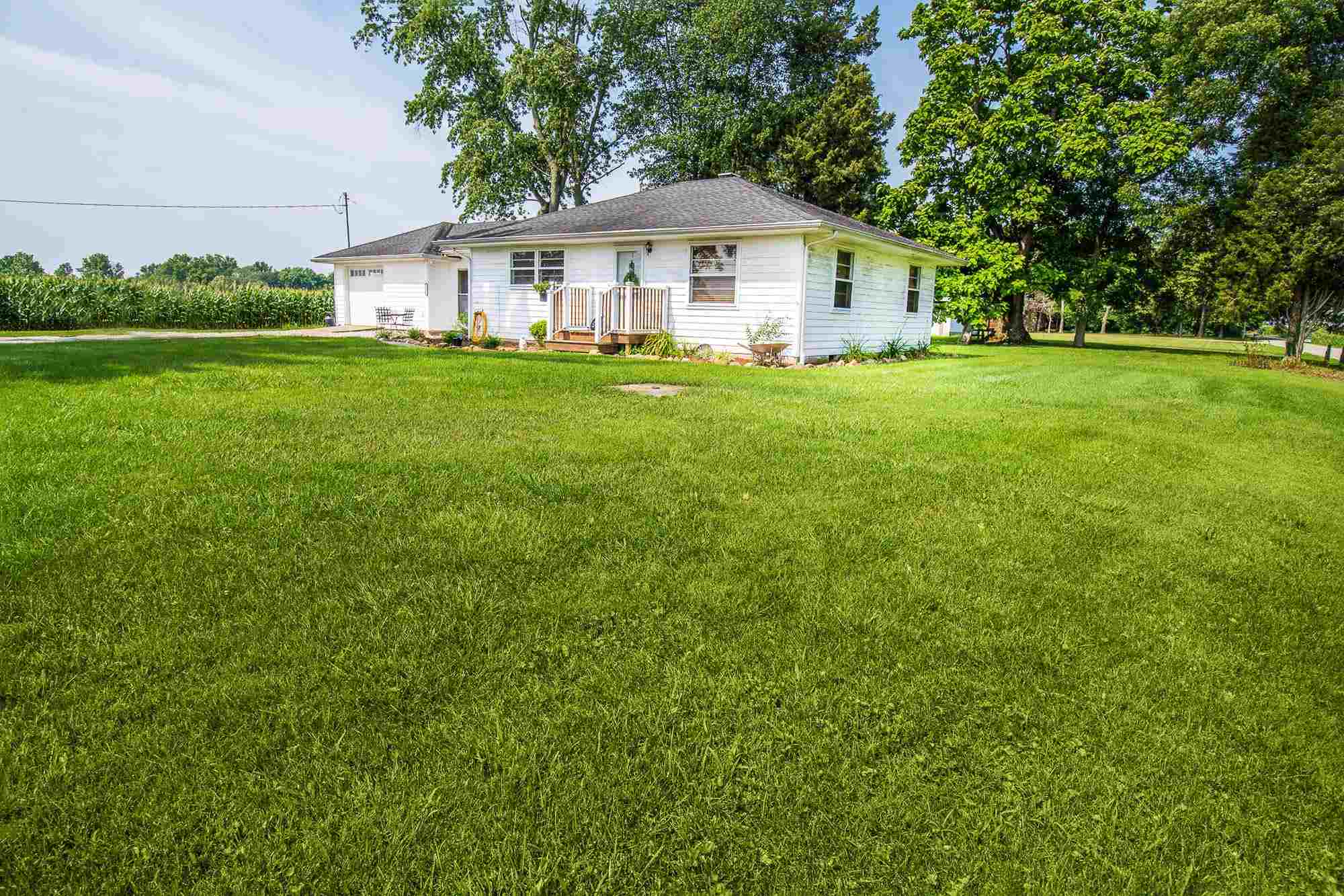 10499 N Road Elberfeld, IN 47613 - Photo 4 of 31 Gallery Image 4