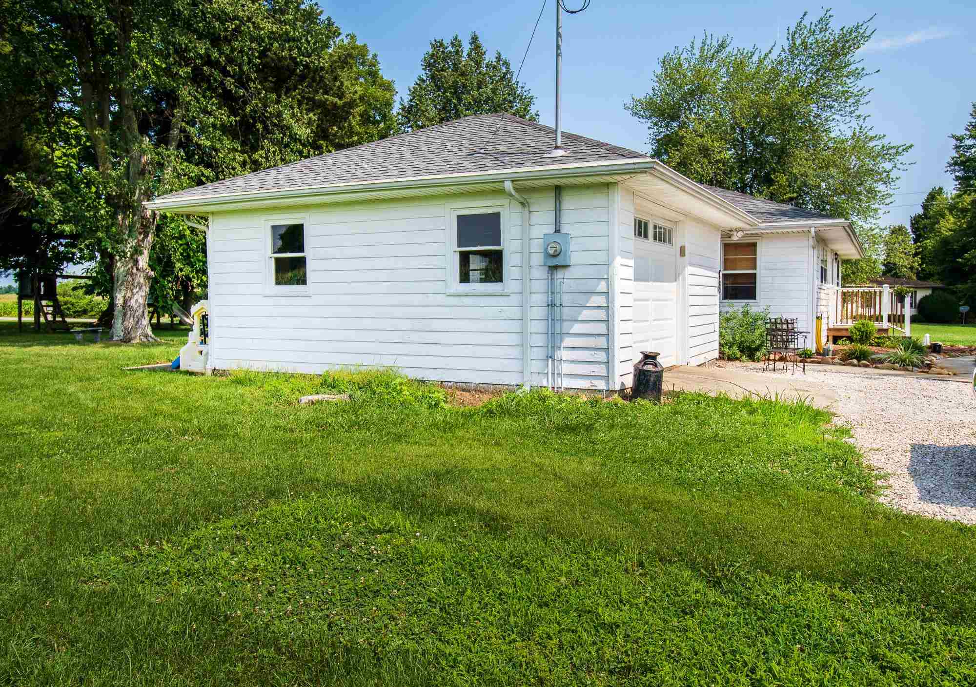 10499 N Road Elberfeld, IN 47613 - Photo 5 of 31 Gallery Image 5
