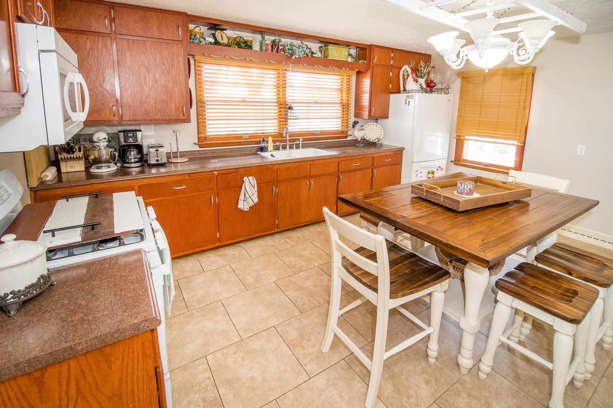 10499 N Road Elberfeld, IN 47613 - Photo 8 of 31 Gallery Image 8