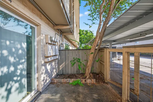 $153,900 | 1701 Upland Drive, Unit 184, Houston, TX 77043