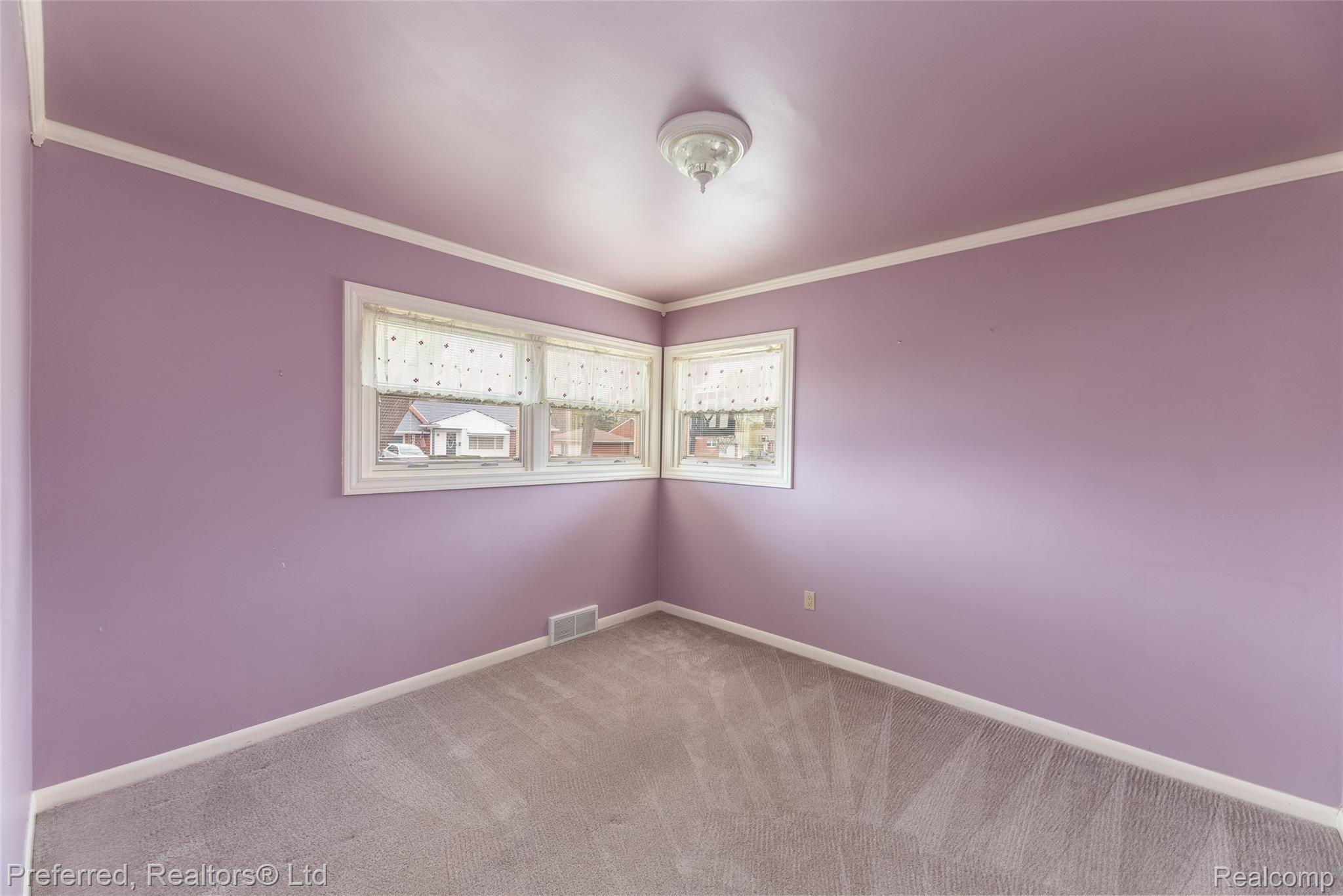 19045 Norwich Road Livonia, MI 48152 - Photo 12 of 30 Norwich-30.jpg