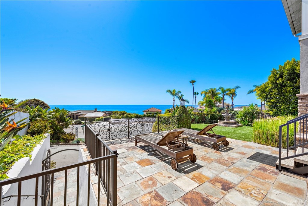 31004 Aliso Circle Laguna Beach, CA 92651 - Photo 4 of 28 a view of a terrace with sitting area