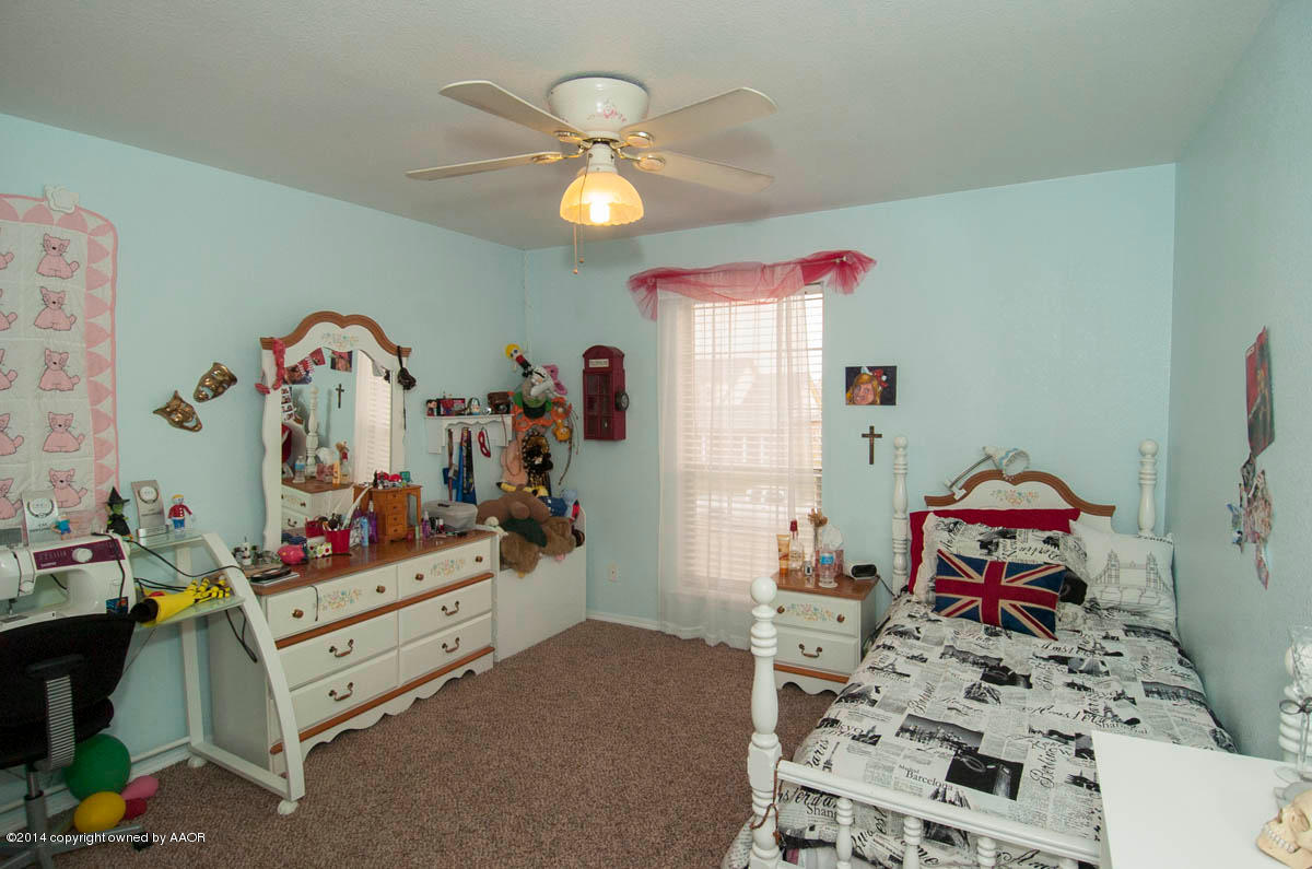 8104 Sheldon Road Amarillo, TX 79119 - Photo 13 of 22 Front Middle Bedroom