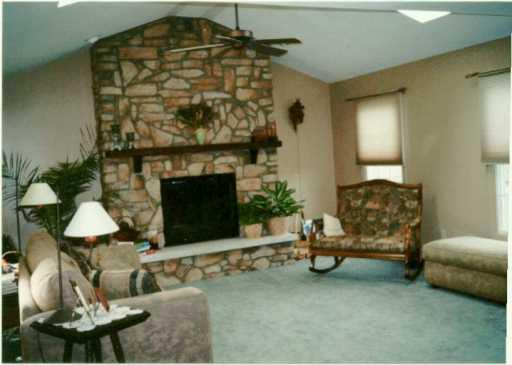 287 Randy Lane Coraopolis, PA 15108 - Photo 4 of 5 Gallery Image 4