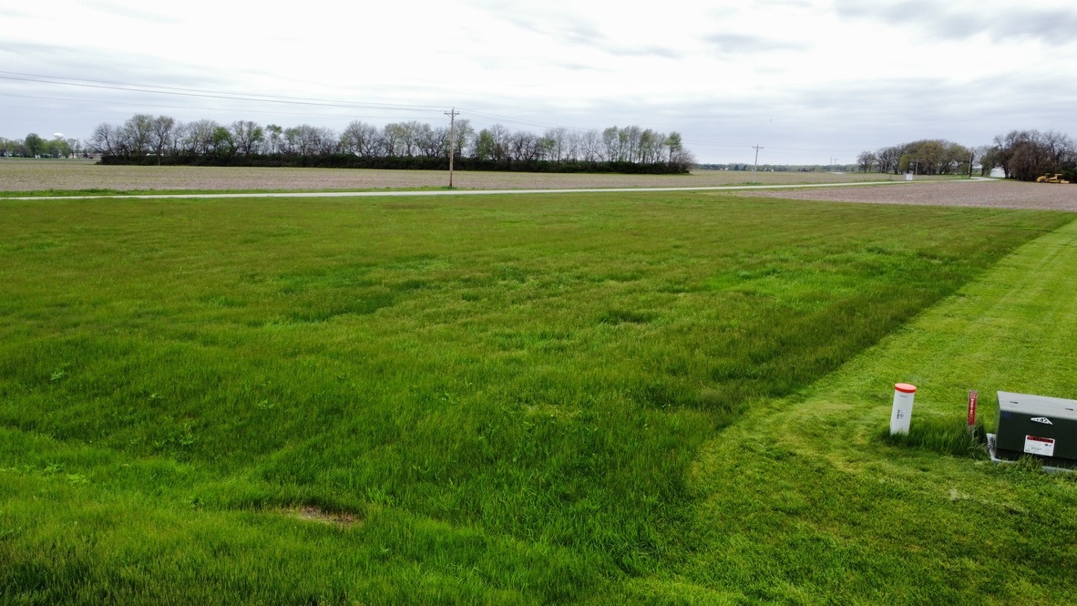 1883 North 2270 East Road Watseka, IL 60970 - Photo 2 of 4 a view of a field with clear sky
