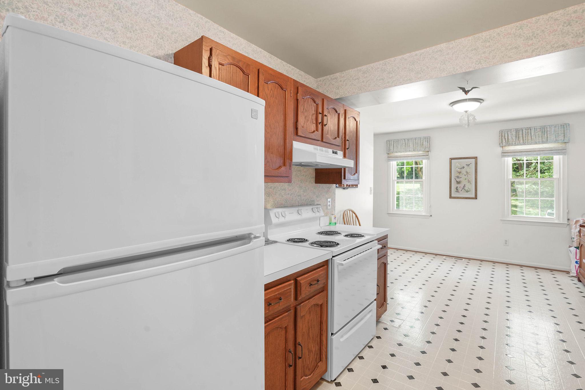 99 Oak Shade Road Gaithersburg, MD 20878 - Photo 2 of 26 Gallery Image 2