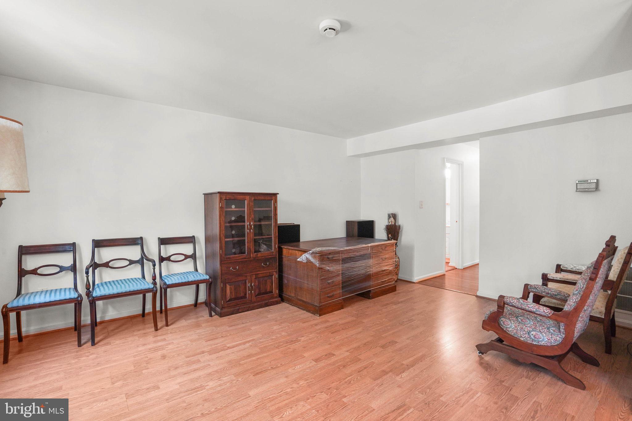 99 Oak Shade Road Gaithersburg, MD 20878 - Photo 9 of 26 Gallery Image 9