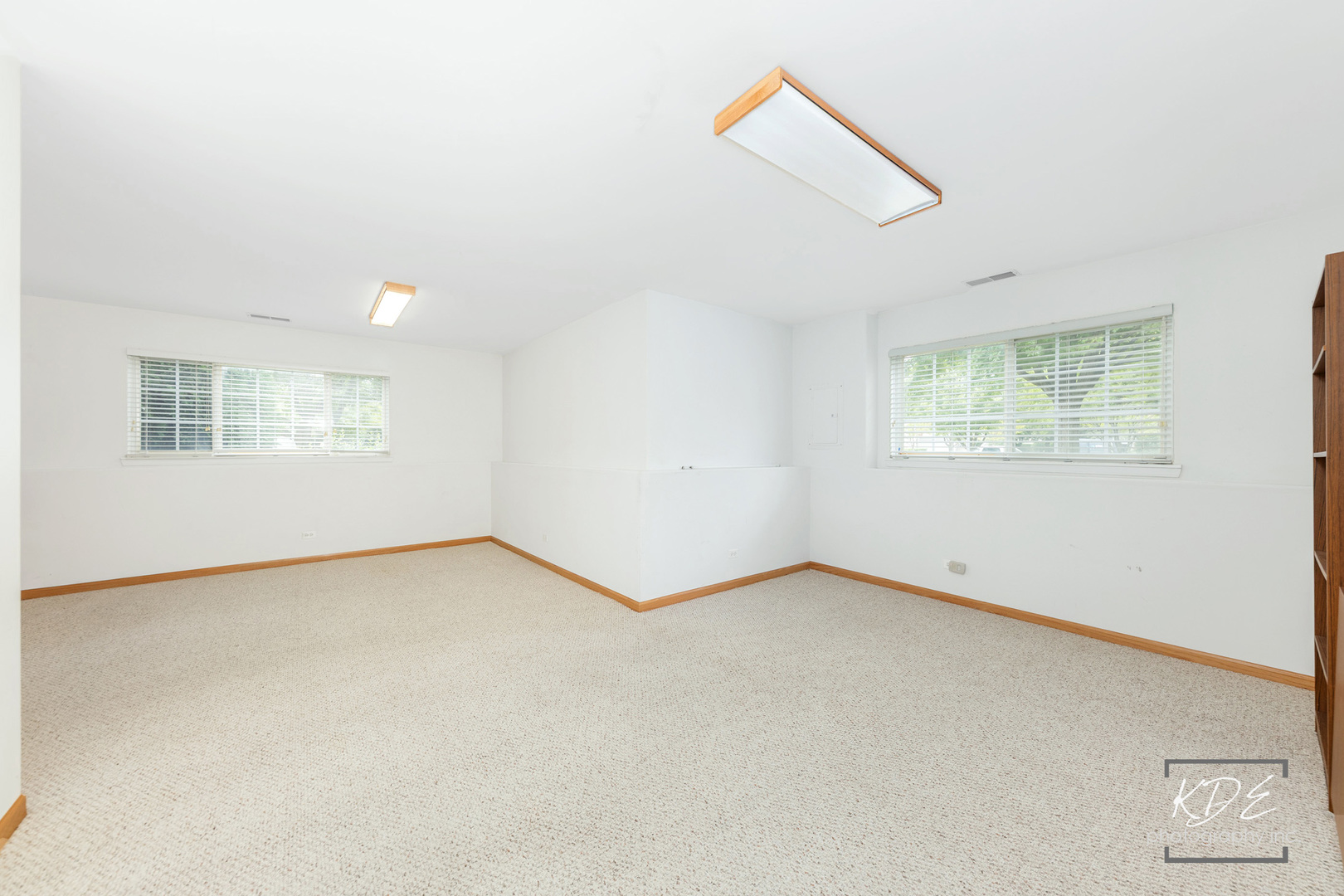 2330 Twilight Drive Aurora, IL 60503 - Photo 22 of 27 an empty room with a window