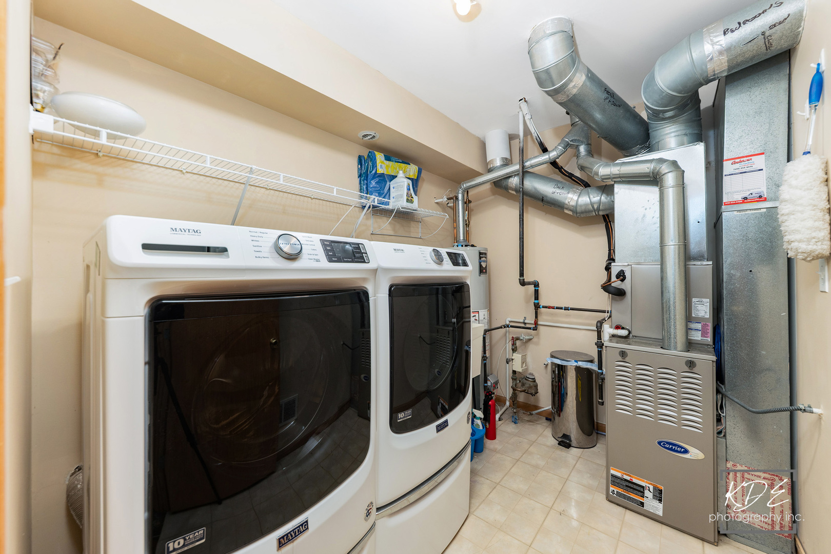 2330 Twilight Drive Aurora, IL 60503 - Photo 25 of 27 a utility room with dryer and washer