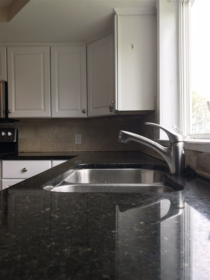 928 Mammoth Road Manchester, NH 03104 - Photo 15 of 40 Gallery Image 15