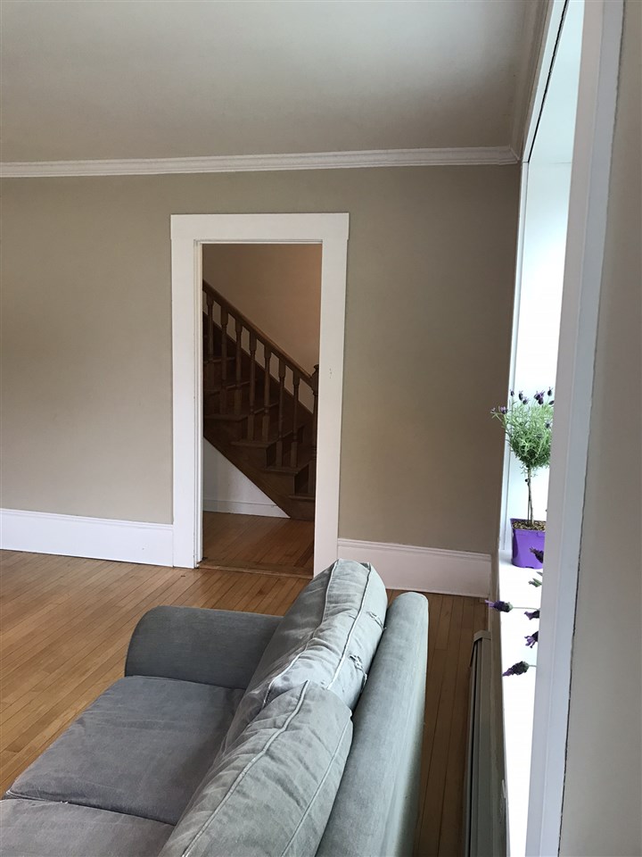 928 Mammoth Road Manchester, NH 03104 - Photo 3 of 40 Gallery Image 3