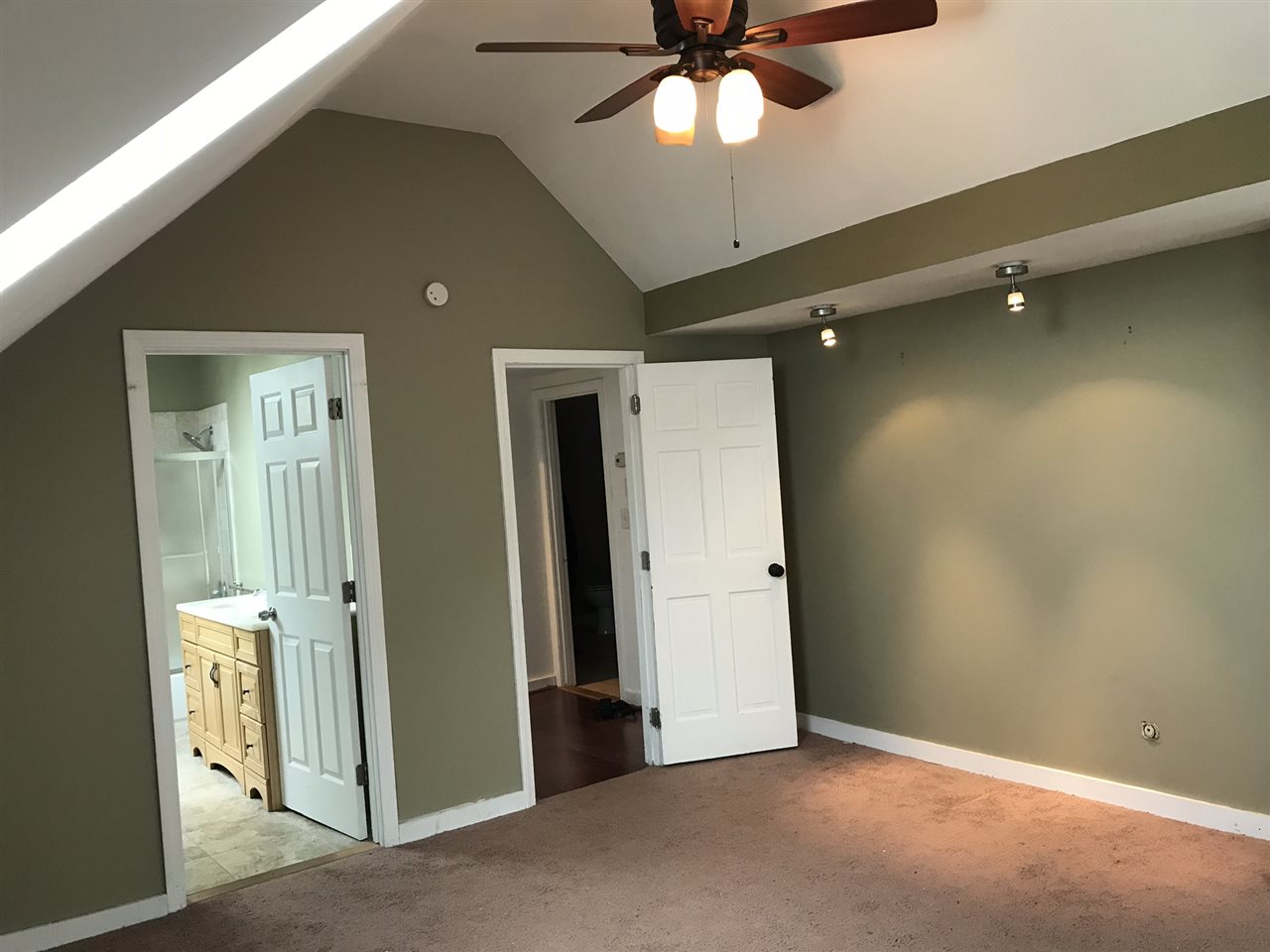 928 Mammoth Road Manchester, NH 03104 - Photo 29 of 40 Gallery Image 29