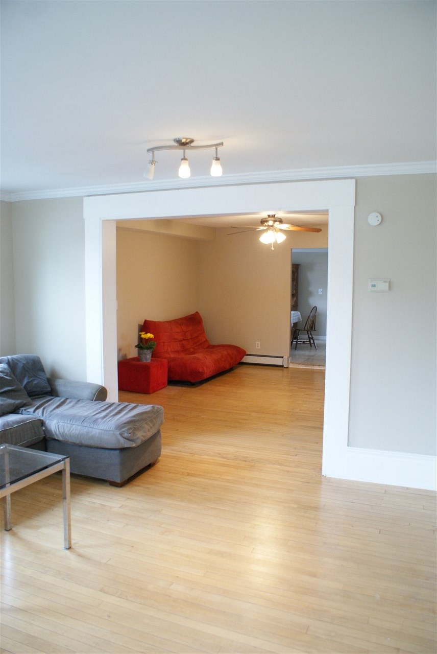 928 Mammoth Road Manchester, NH 03104 - Photo 5 of 40 Gallery Image 5