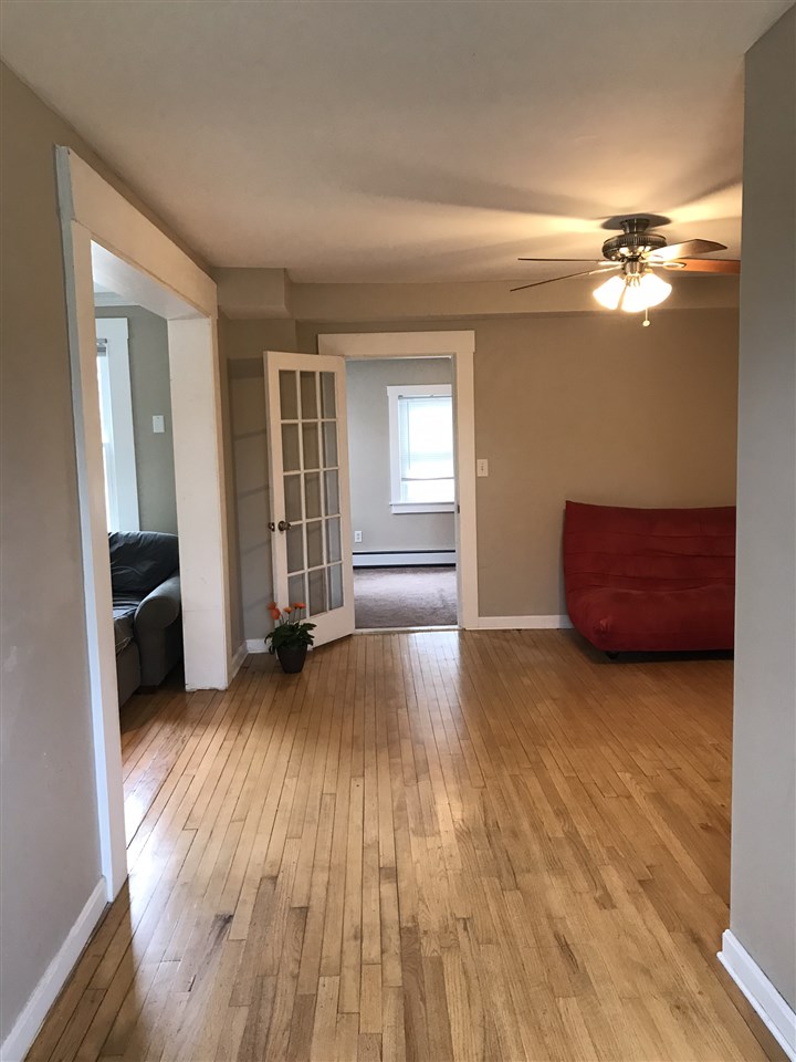 928 Mammoth Road Manchester, NH 03104 - Photo 7 of 40 Gallery Image 7