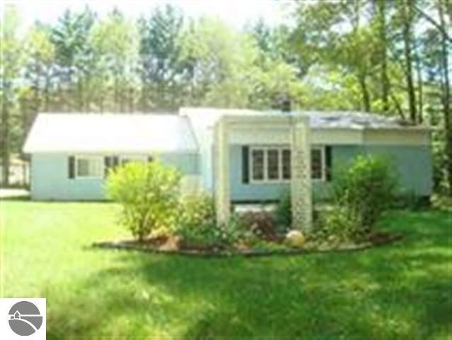 8069 Ford Road Northeast Kalkaska, MI 49646 - Photo 4 of 15 1719728-3.JPG