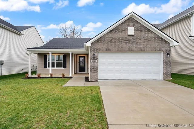 $273,900 | 5009 Schaefer Lane, Floyds Knobs, IN 47119