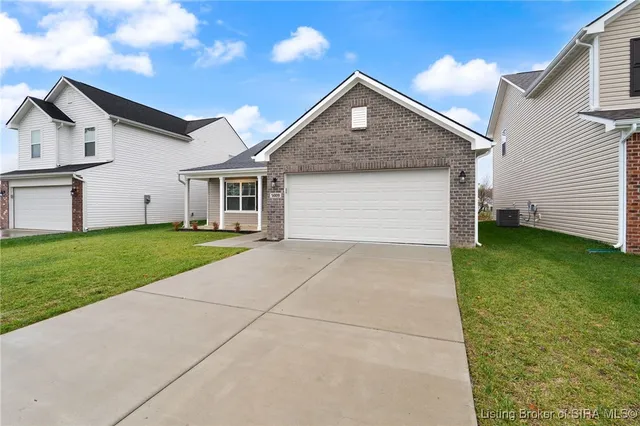 $273,900 | 5009 Schaefer Lane, Floyds Knobs, IN 47119