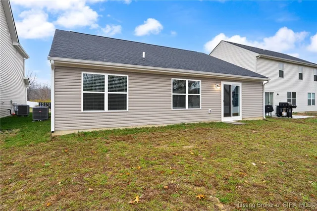 $273,900 | 5009 Schaefer Lane, Floyds Knobs, IN 47119