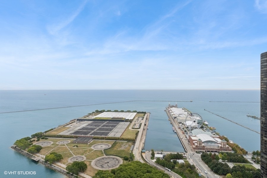 600 North Lake Shore Drive, Unit 1110 Chicago, IL 60611 - Photo 18 of 35
