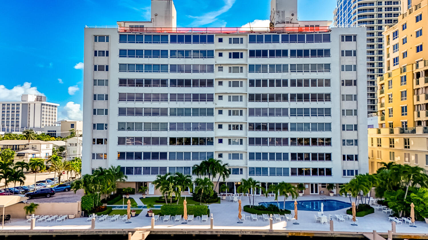 215 North Birch Road, Unit 5B Fort Lauderdale, FL 33304 - Photo 8 of 73 a front view of a building with street view