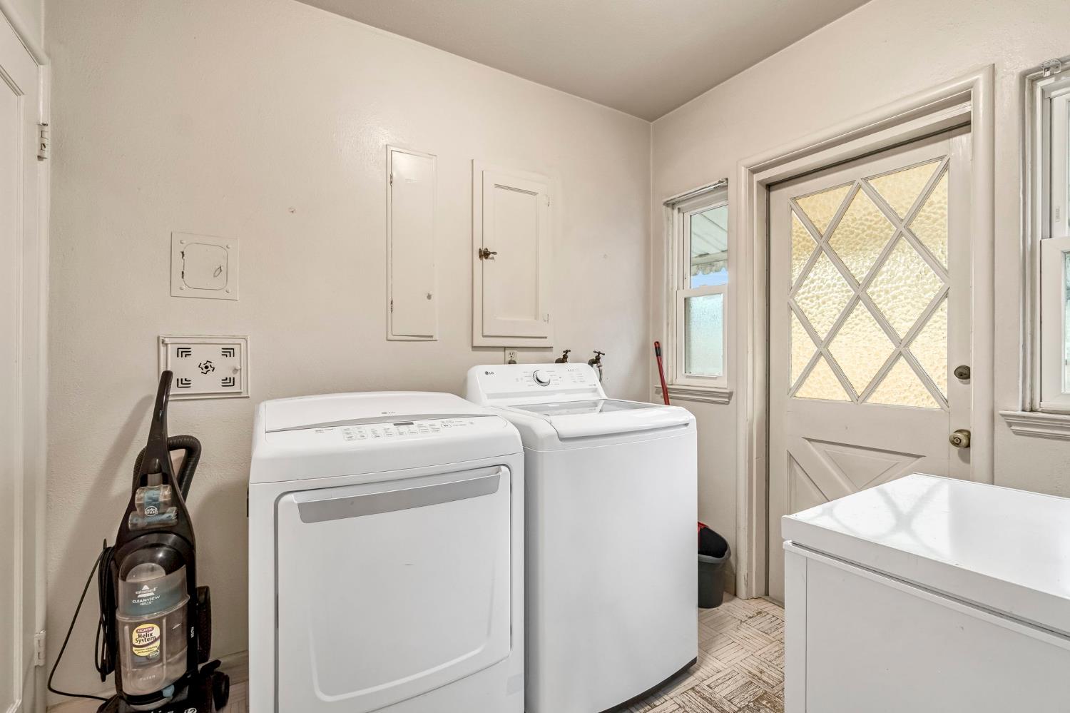 215 East Clinton Avenue Fresno, CA 93704 - Photo 13 of 29