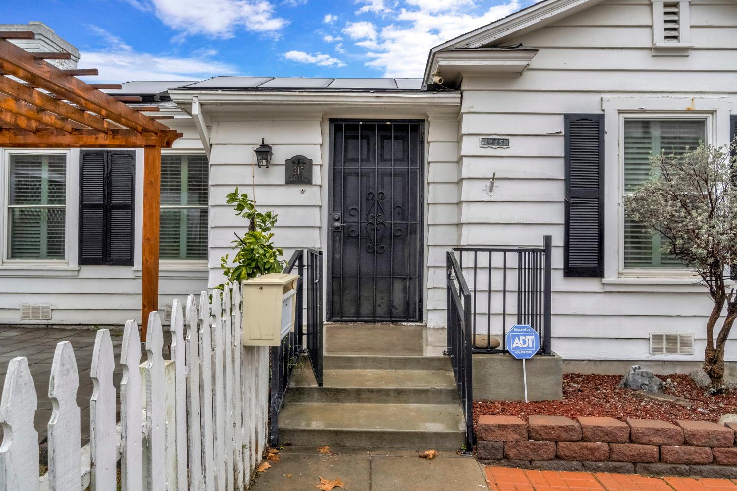 215 East Clinton Avenue Fresno, CA 93704 - Photo 3 of 29
