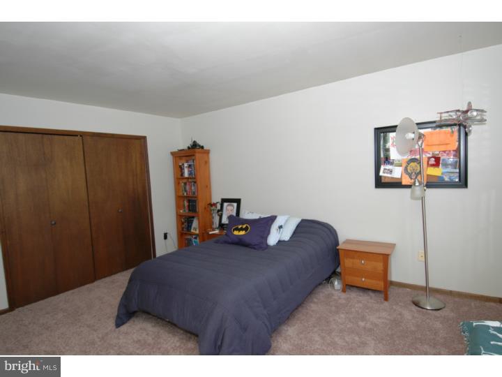 679 Mansfield Road West Columbus, NJ 08022 - Photo 14 of 25 Bedroom 3